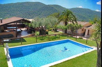 El Solei: Casa de planta baixa amb piscina i a 2 km. de l'Estany de Banyoles.