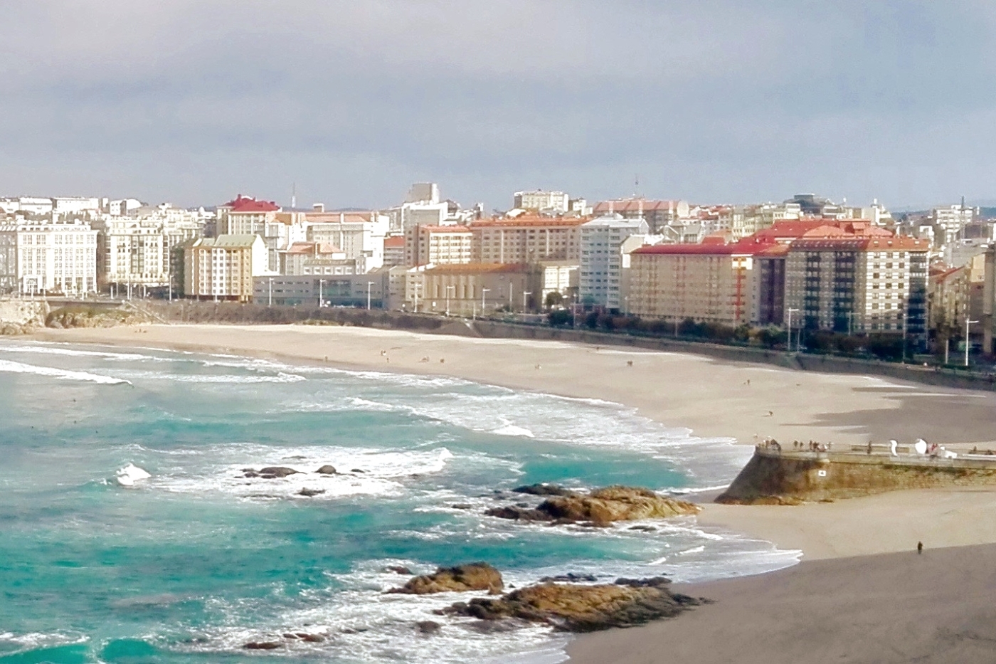 Praia do Orzán con patio axardinado en A Coruña