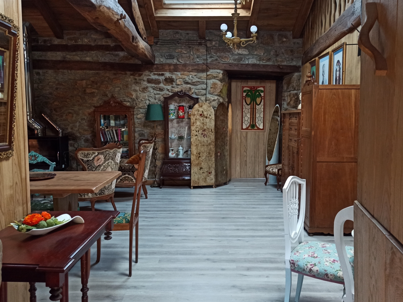 Casa do Bico. Casa Rural de pedra e madeira en Becerreá