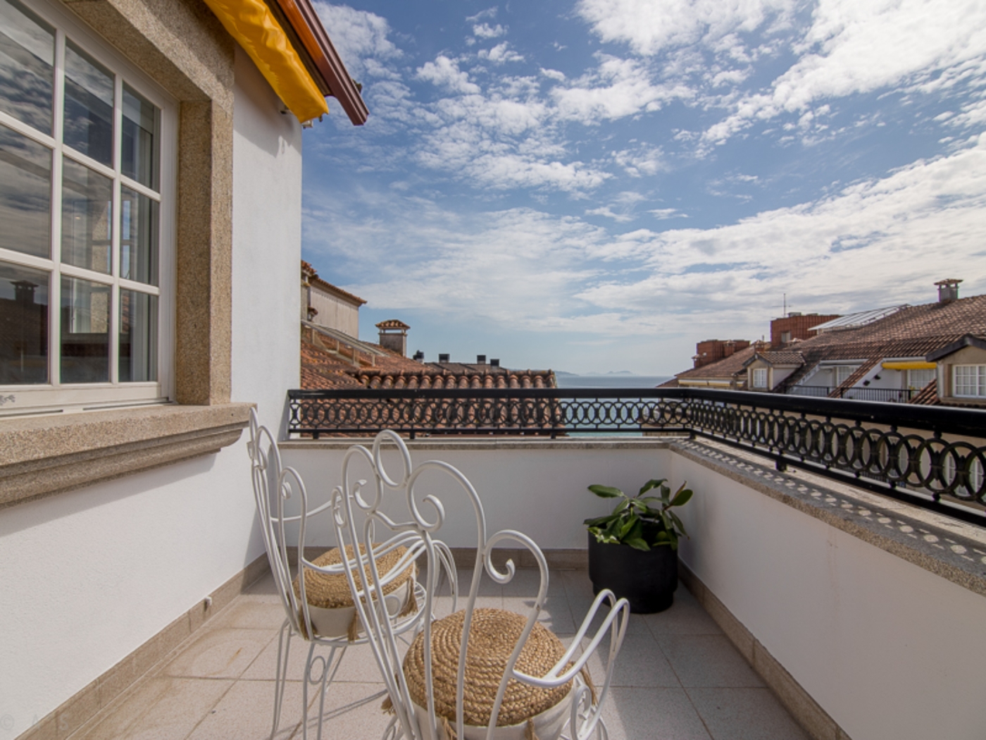 Penthouse with Terrace and Views Playa Silgar in Sanxenxo