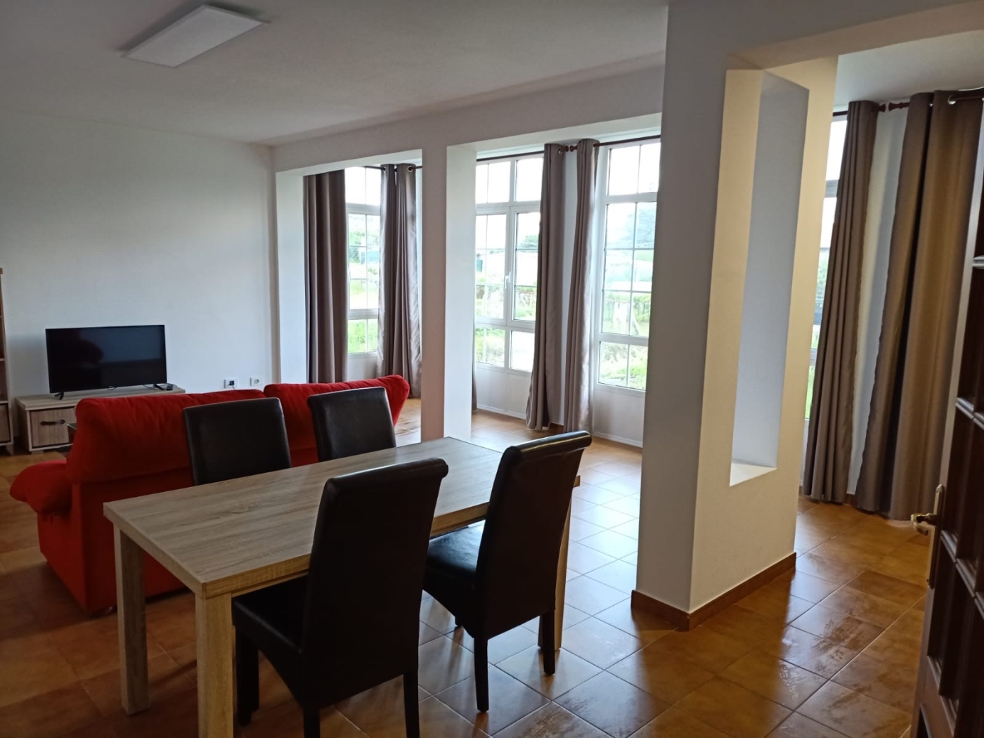 Apartamentos Caticovas · ★4,92 · 6 dormitorios · 8 camas · 3 baños en Meis