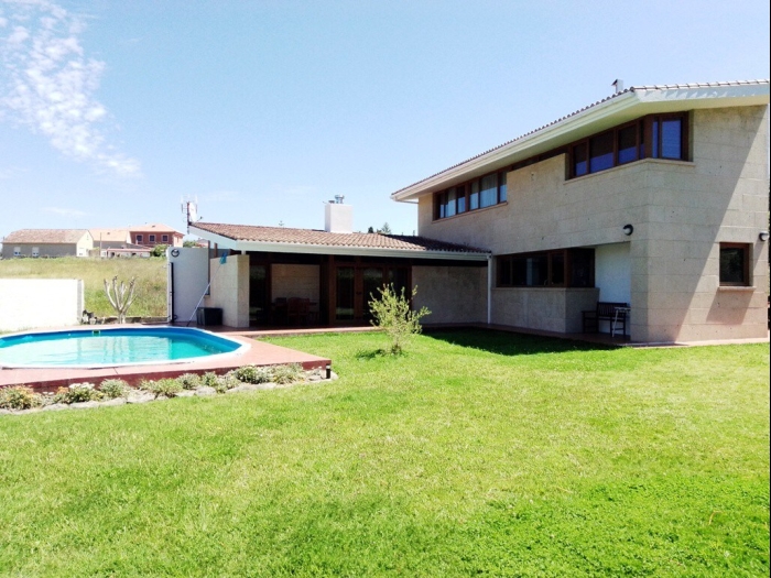 Chalet con piscina en playas de Vigo en Vigo