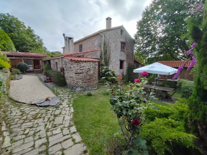 RURAL HOUSE · ★4.67 · 4 bedrooms · 6 beds · 4 baths in Paderne