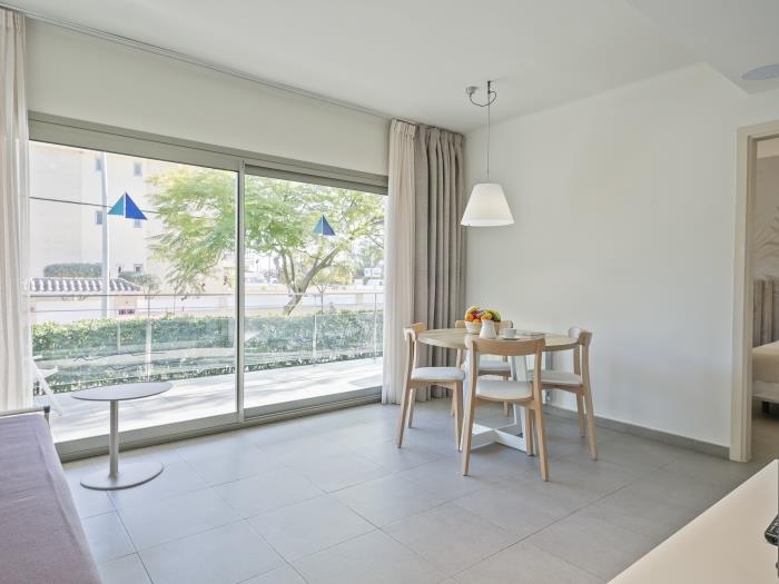 apartamento standard con terraza soleada - castelldefels