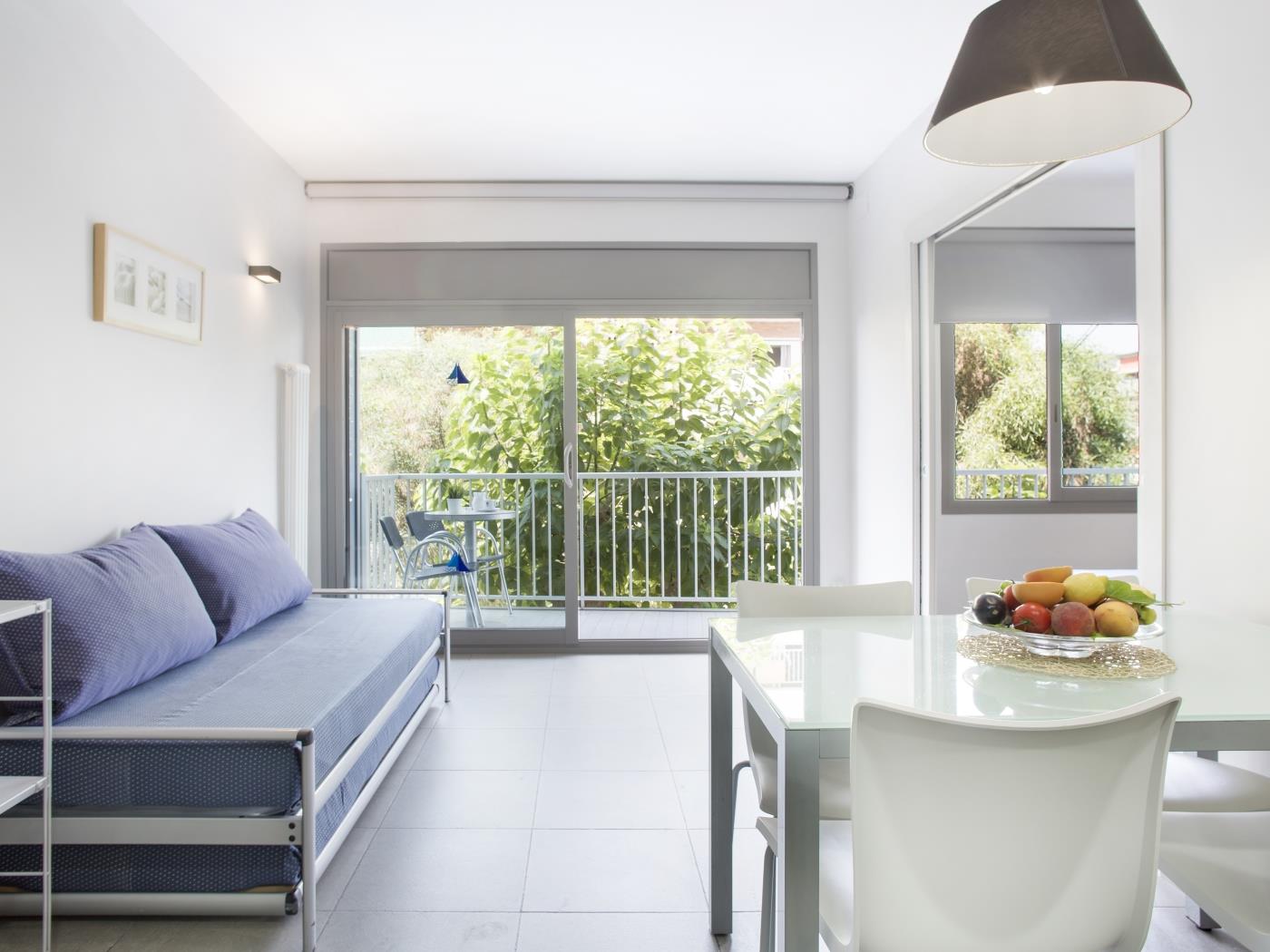 Apartamento standart con vistas laterales al mar en Castelldefels