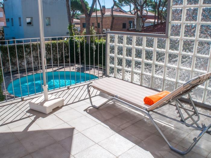1 bedroom apartment with pool view porta coeli - castelldefels
