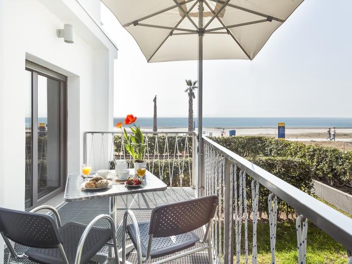 beach front apartment in castelldefels - castelldefels