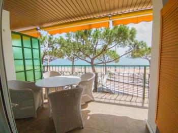 Apartament Girorooms Ambassador - nice flat on the seafront with parking in Playa de Aro