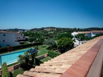 Apartament Charmant appartement de location de vacance à S'Agaró, avec piscine