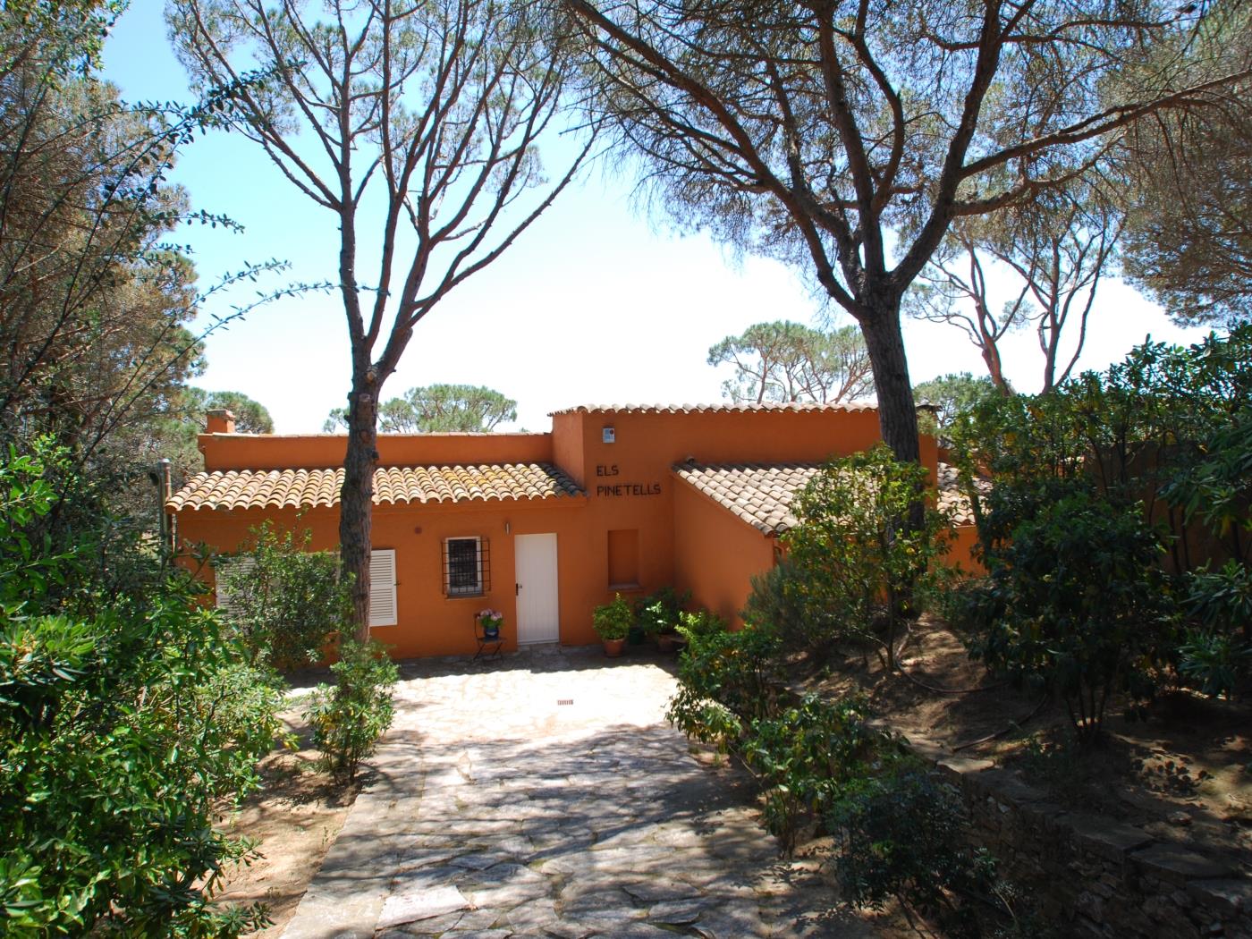 Casa els Pinetells (Casa de Campo) in Begur