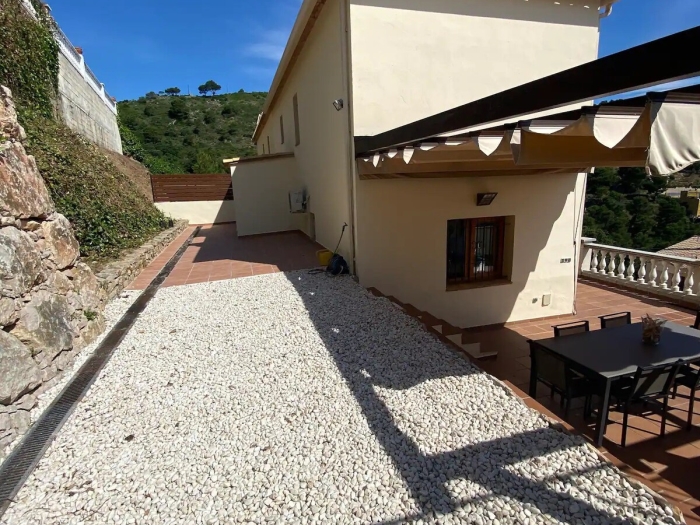 Hébergement · Begur · 3 chambres · 4 lits · 2 salles de bain et 1 toilette à Begur