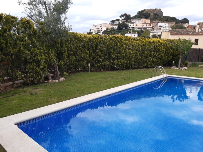 Townhouse in Begur, swimming pool, porch and garage in Begur