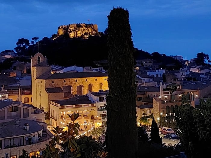 Loft authentique dans le village de Begur avec terrasse à Begur