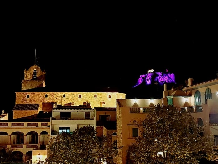 Authentic loft in Begur village with terrace in Begur