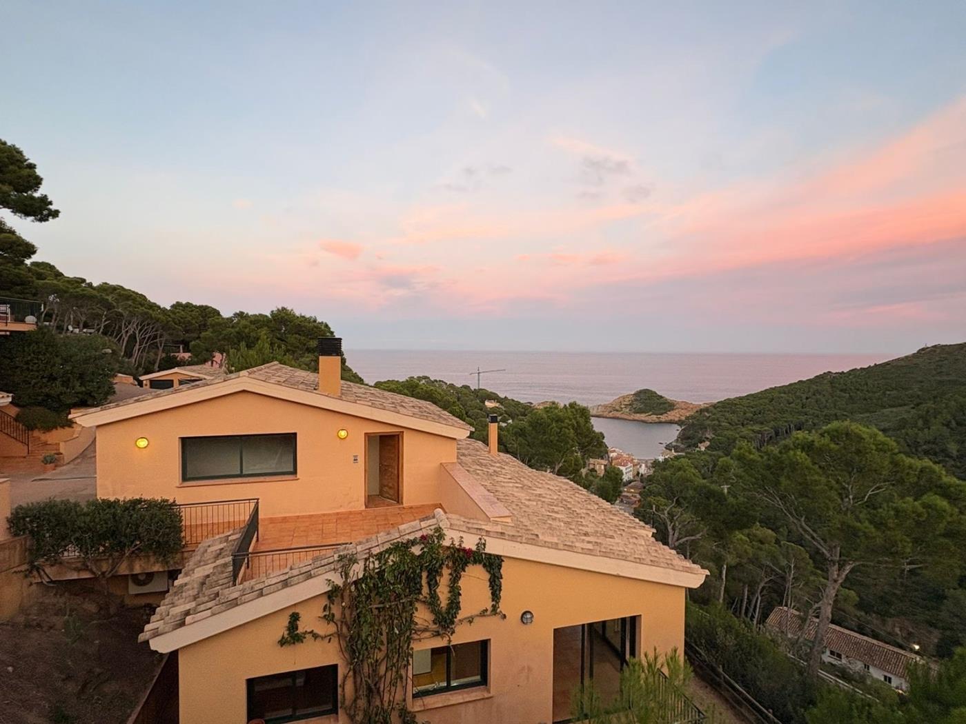Sa Tuna beach villa Begur rental