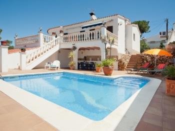Beautiful villa with private pool.HUTG-013612