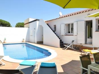House with private pool.HUTG-015584