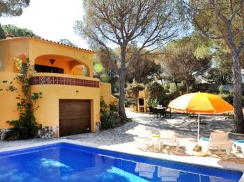 Villa con piscina privada en Puig Sec-HUTG-000993