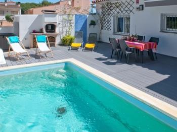 Ground floor house with private pool HUTG-062881
