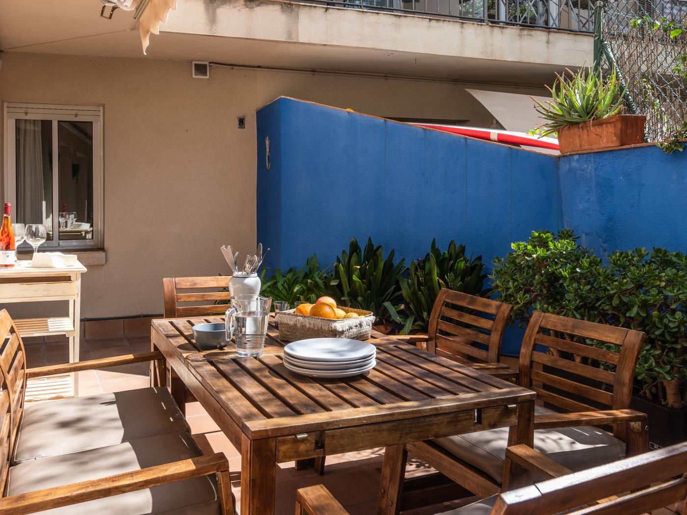 ETNIC BY BLAUSITGES Planta baja con un refrescante patio privado en Sitges. en SITGES