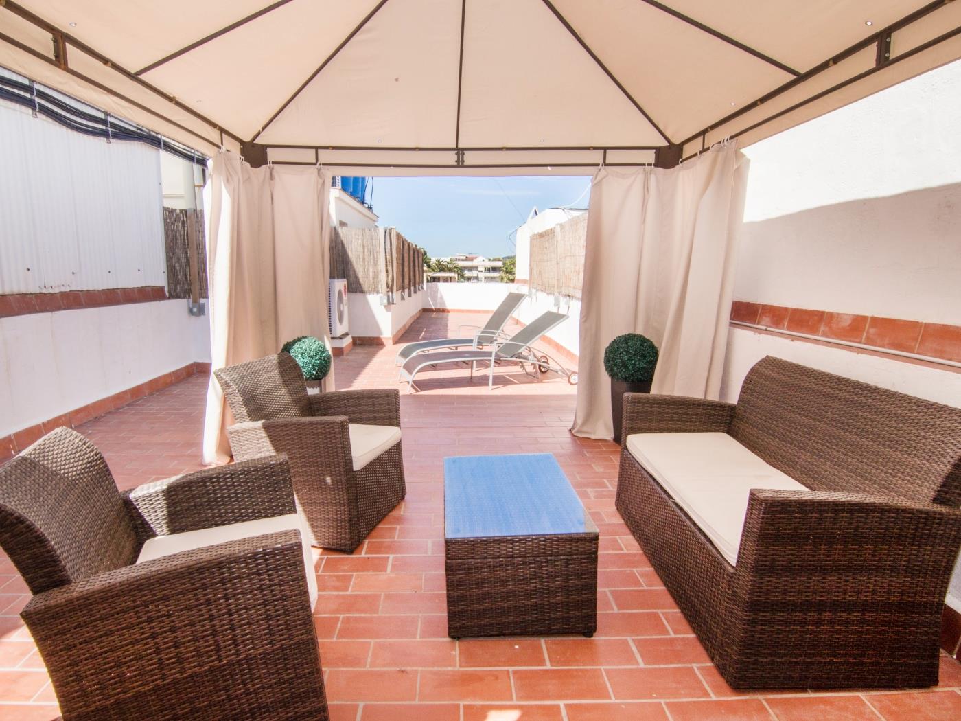 CHILL OUT BY BLAUSITGES Agradable apartamento con gran terraza en Sitges. en SITGES