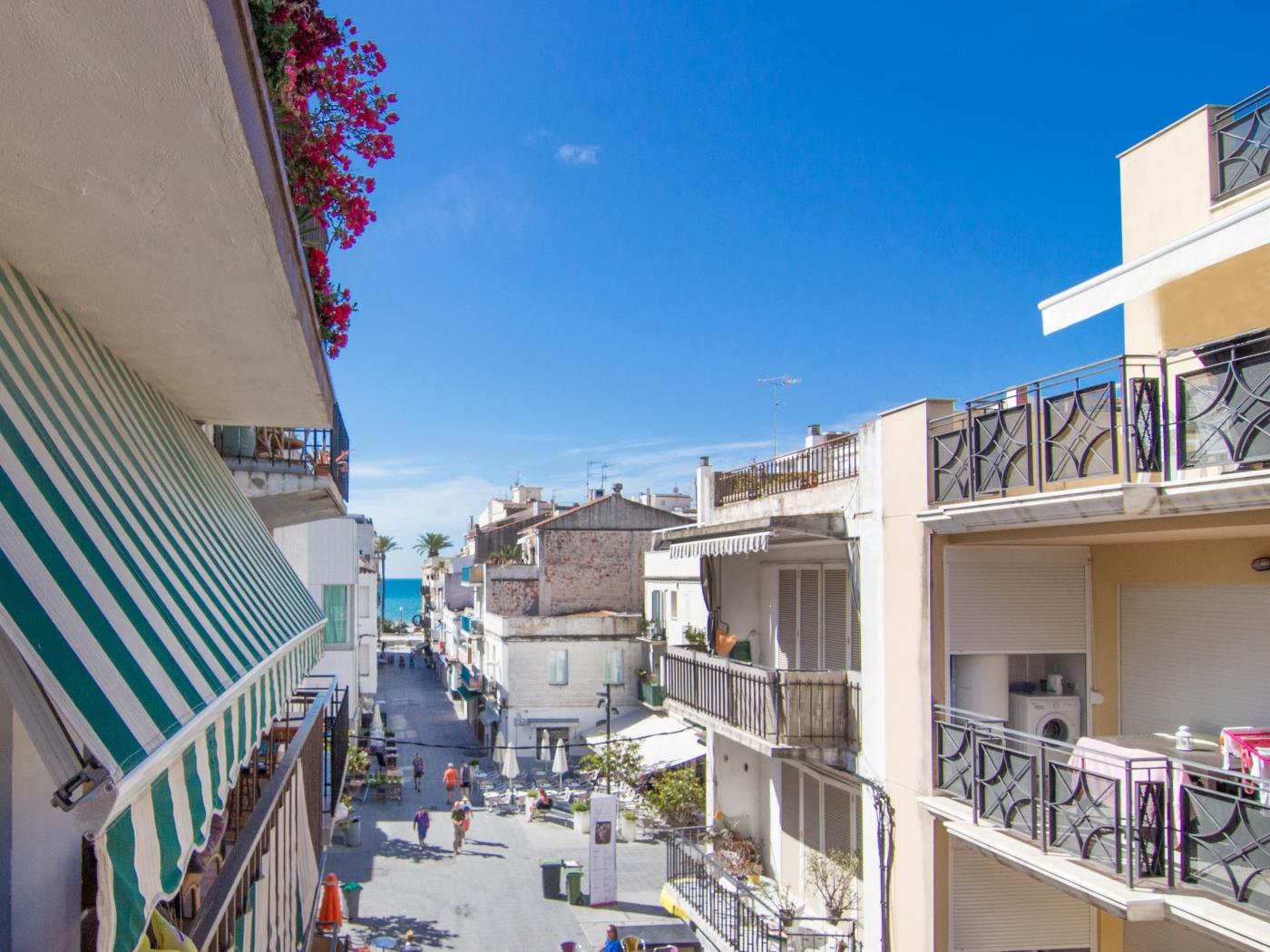 CHILL OUT BY BLAUSITGES Agradable apartamento con gran terraza en Sitges. en SITGES