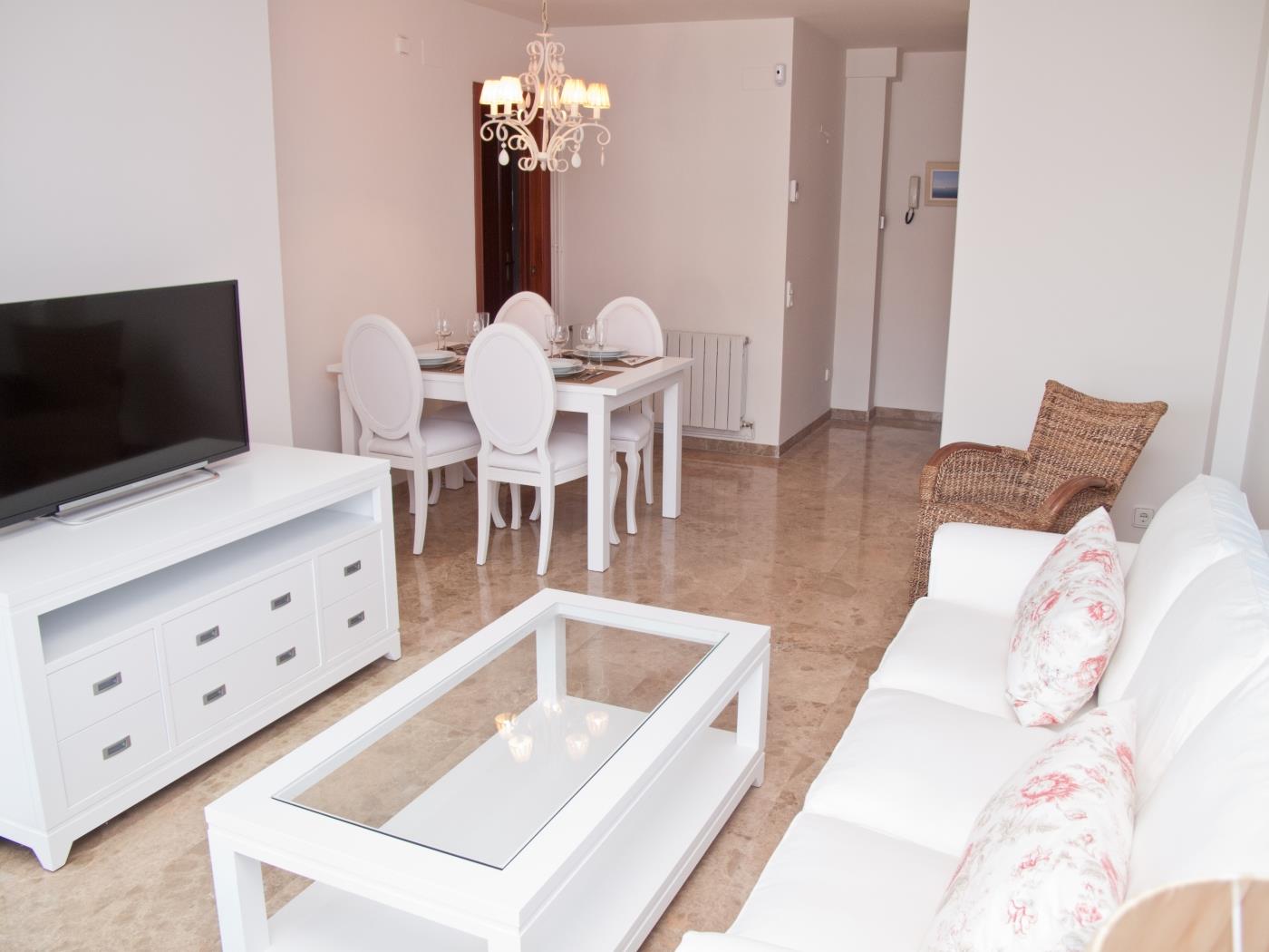 DELICIOUS BY BLAUSITGES Elegante apartamento con piscina en Sitges. en SITGES