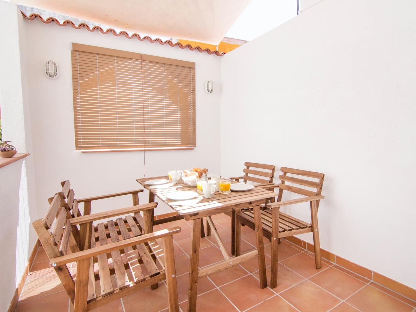 HABANA BY BLAUSITGES Adorable apt in the center with AC, WiFi and terrace in SITGES