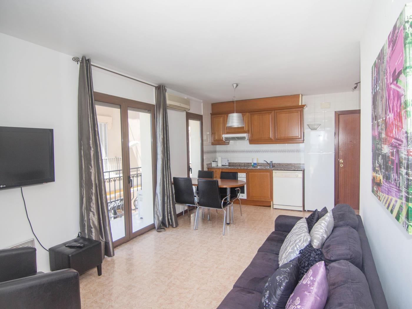QUEEN BY BLAUSITGES Beach front location and fantastic views of Sitges. in SITGES