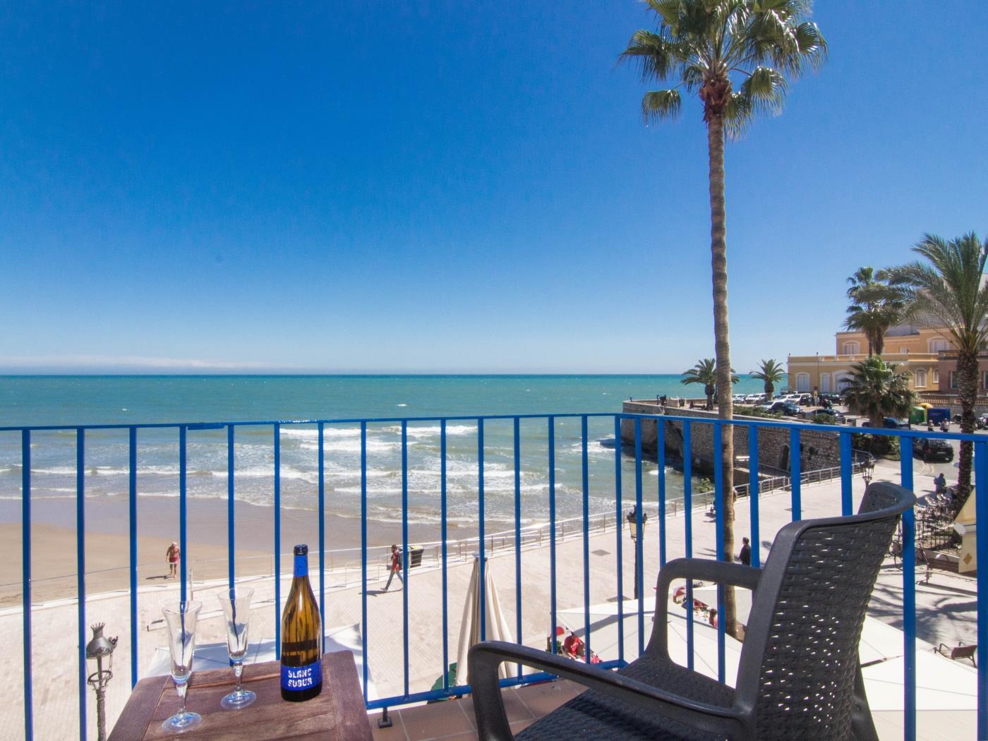 SUNBEAM BY BLAUSITGES Romantic beach front apartment in Sitges. in SITGES