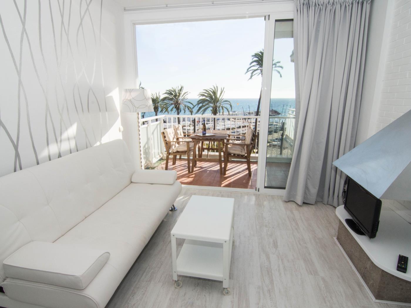 RIBERA MOON BY BLAUSITGES beach front apartment in Sitges in SITGES