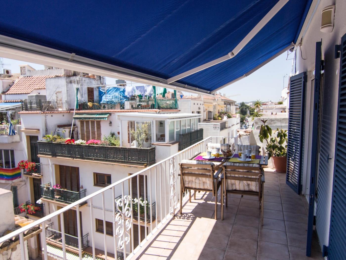 PURPLE ATTIC BY BLAUSITGES Penthouse with terrace, AC and WIFI in Sitges. in SITGES