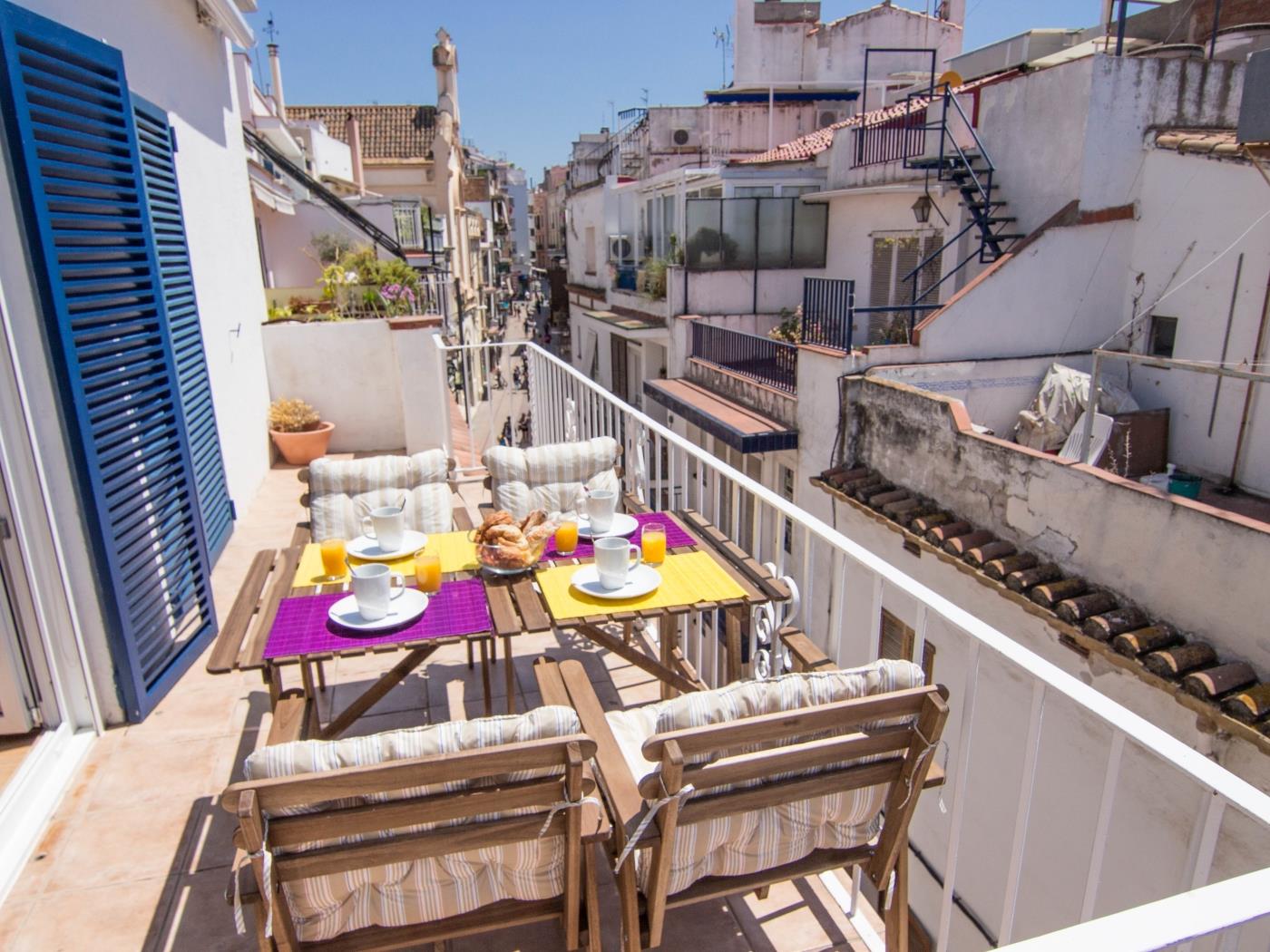 PURPLE ATTIC BY BLAUSITGES Penthouse with terrace, AC and WIFI in Sitges. in SITGES