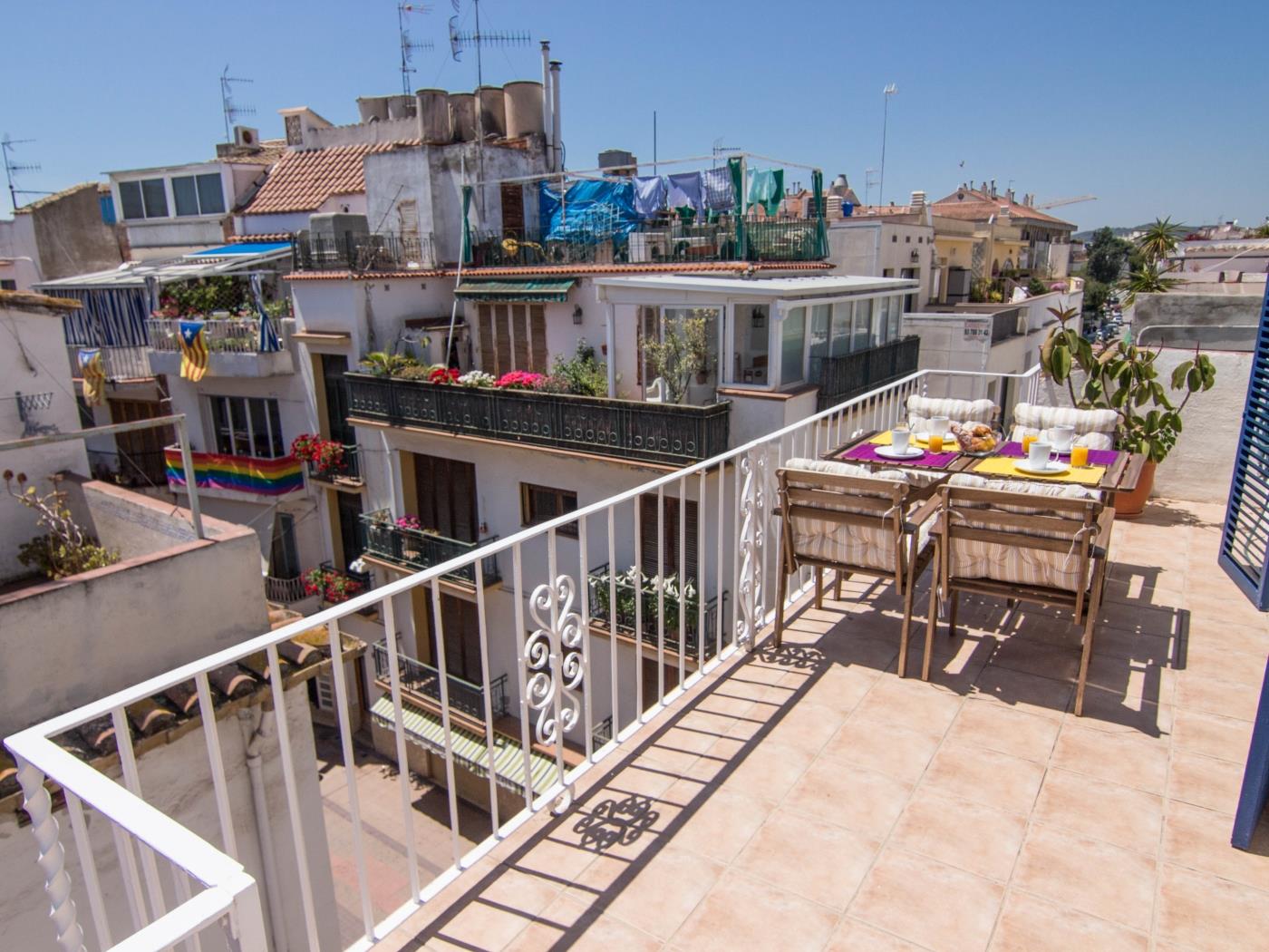 PURPLE ATTIC BY BLAUSITGES Penthouse with terrace, AC and WIFI in Sitges. in SITGES