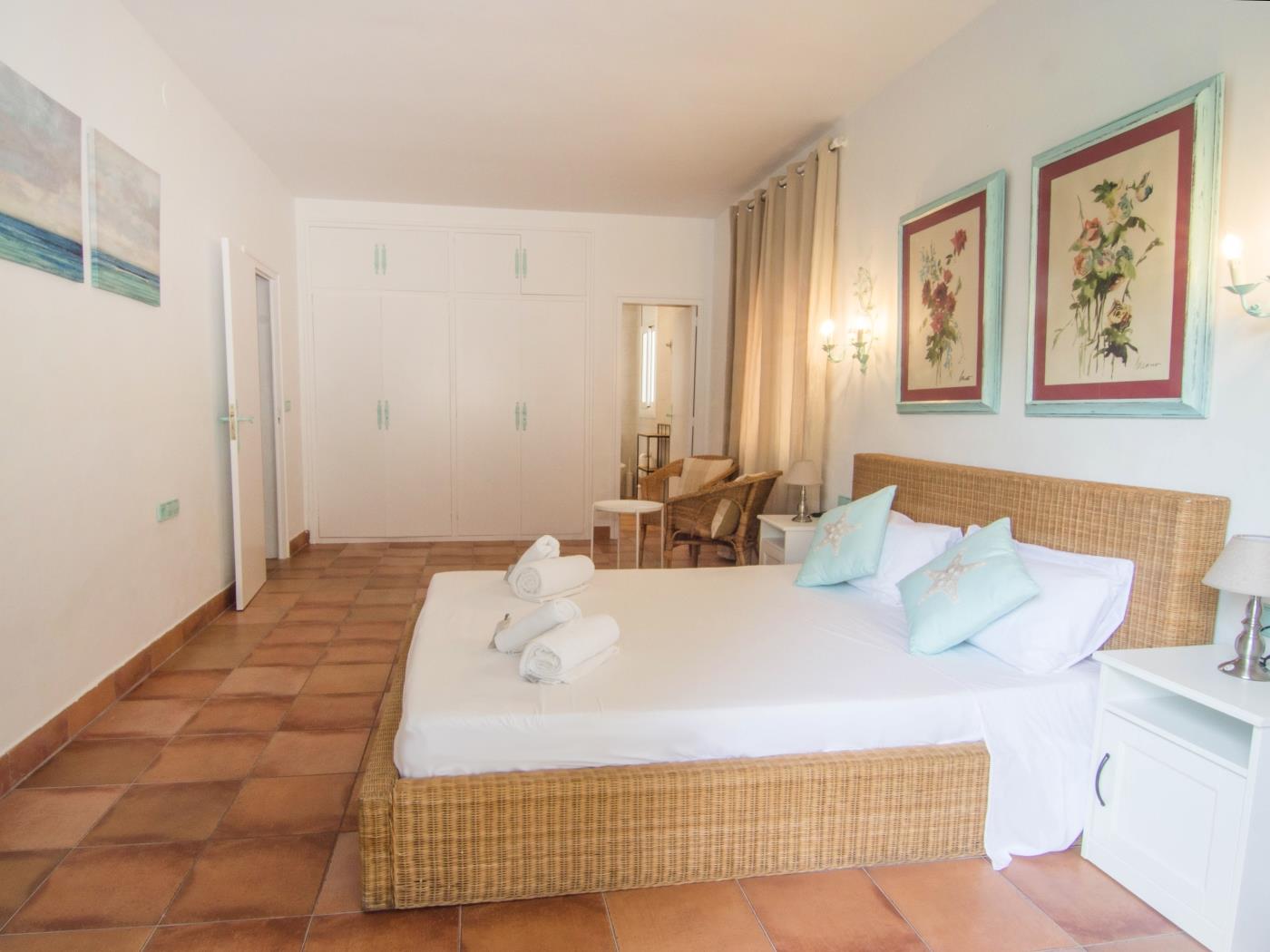INDIGO BY BLAUSITGES Villa with large private pool and garden in SITGES