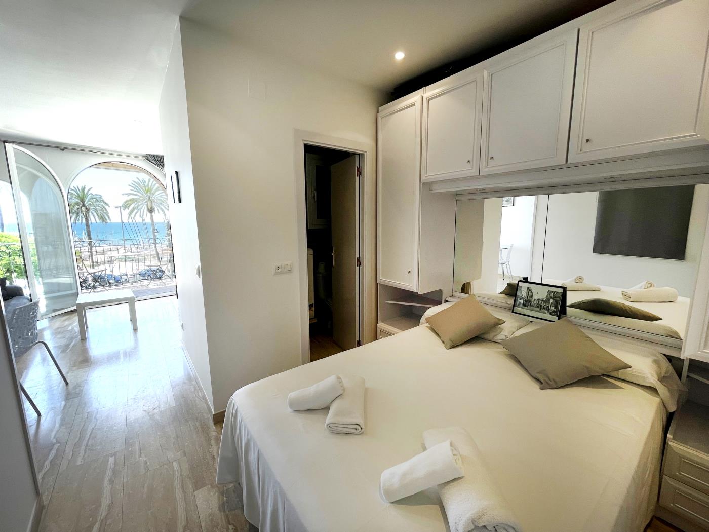 RIBERA PETIT BY BLAUSITGES Small apartment with superb sea views in Sitges. in SITGES