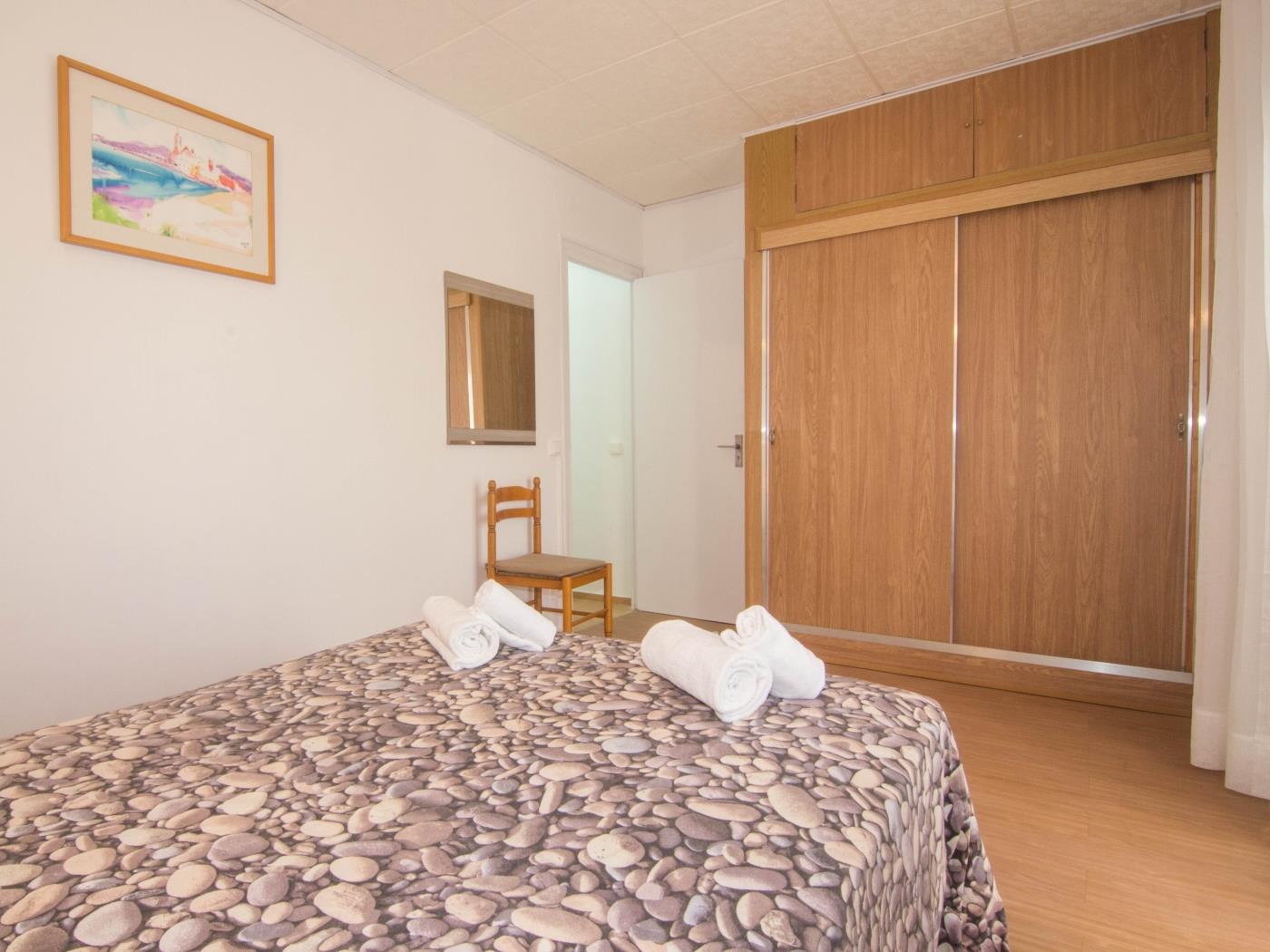 MONEMBASIA BY BLAUSITGES With AC, wifi and only seconds from the beach in Sitges in SITGES