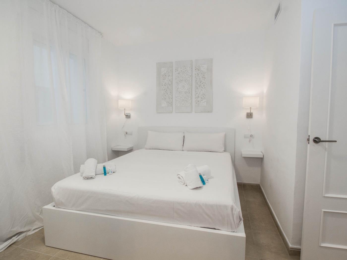 REFLECTIONS BY BLAUSITGES Modern apt with AC and wifi in the heart of Sitges. in SITGES