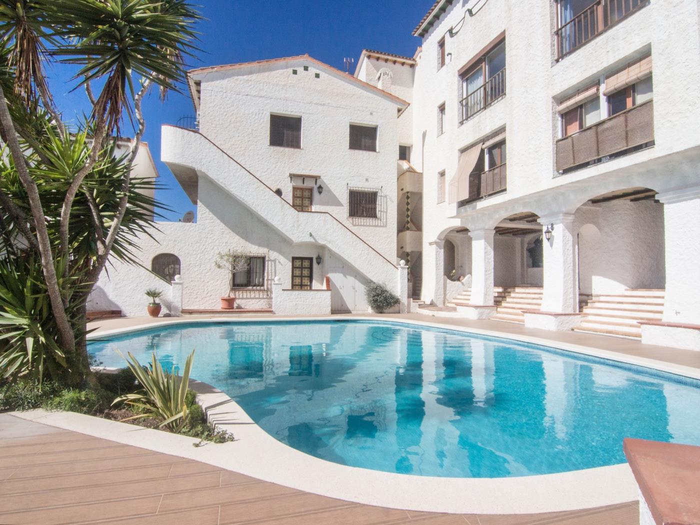 CAPRITX DE MAR BY BLAUSITGES Terrace, pool and wifi over the sea, beautiful view in SITGES