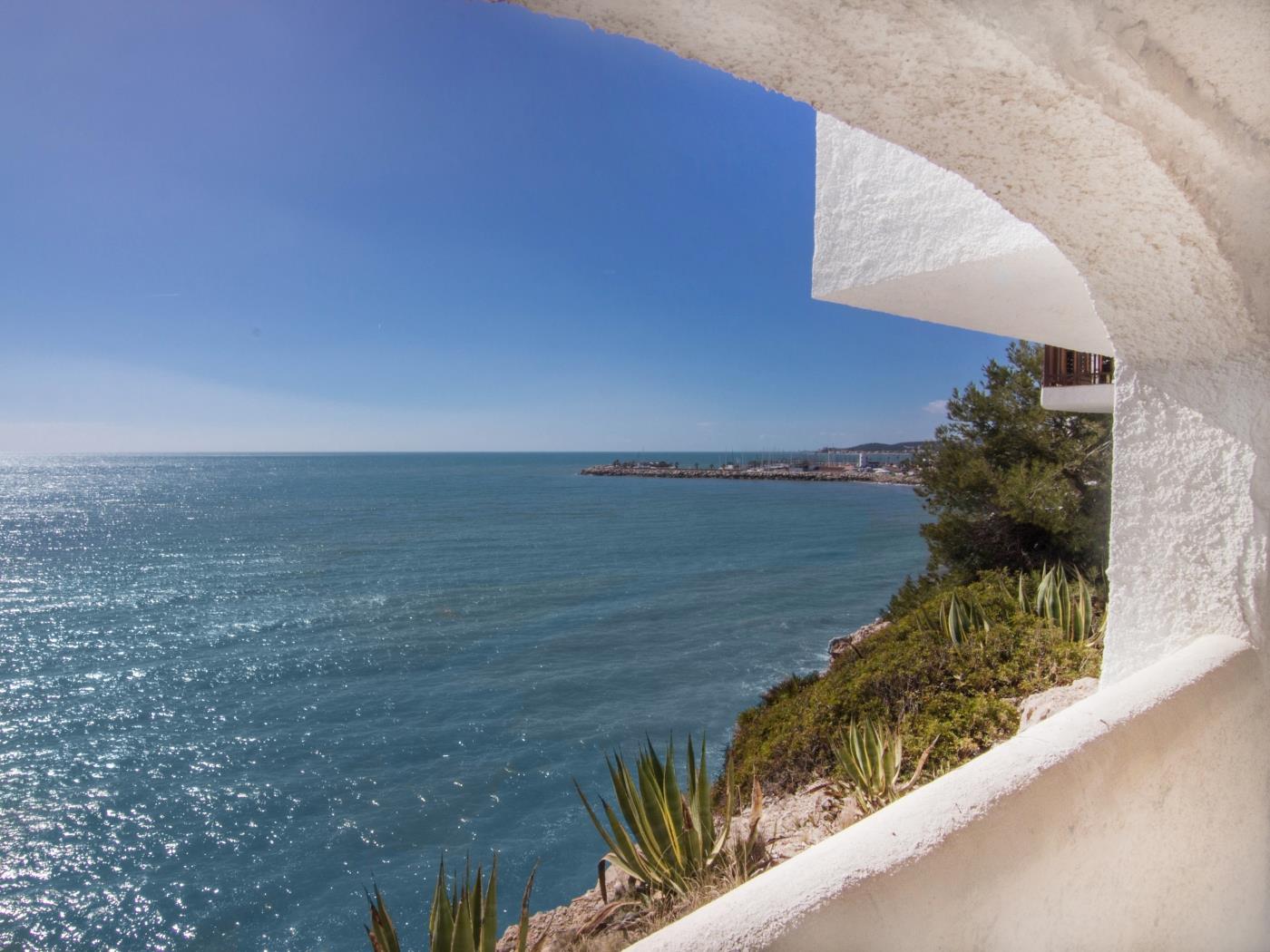 CAPRITX DE MAR BY BLAUSITGES Terrace, pool and wifi over the sea, beautiful view in SITGES