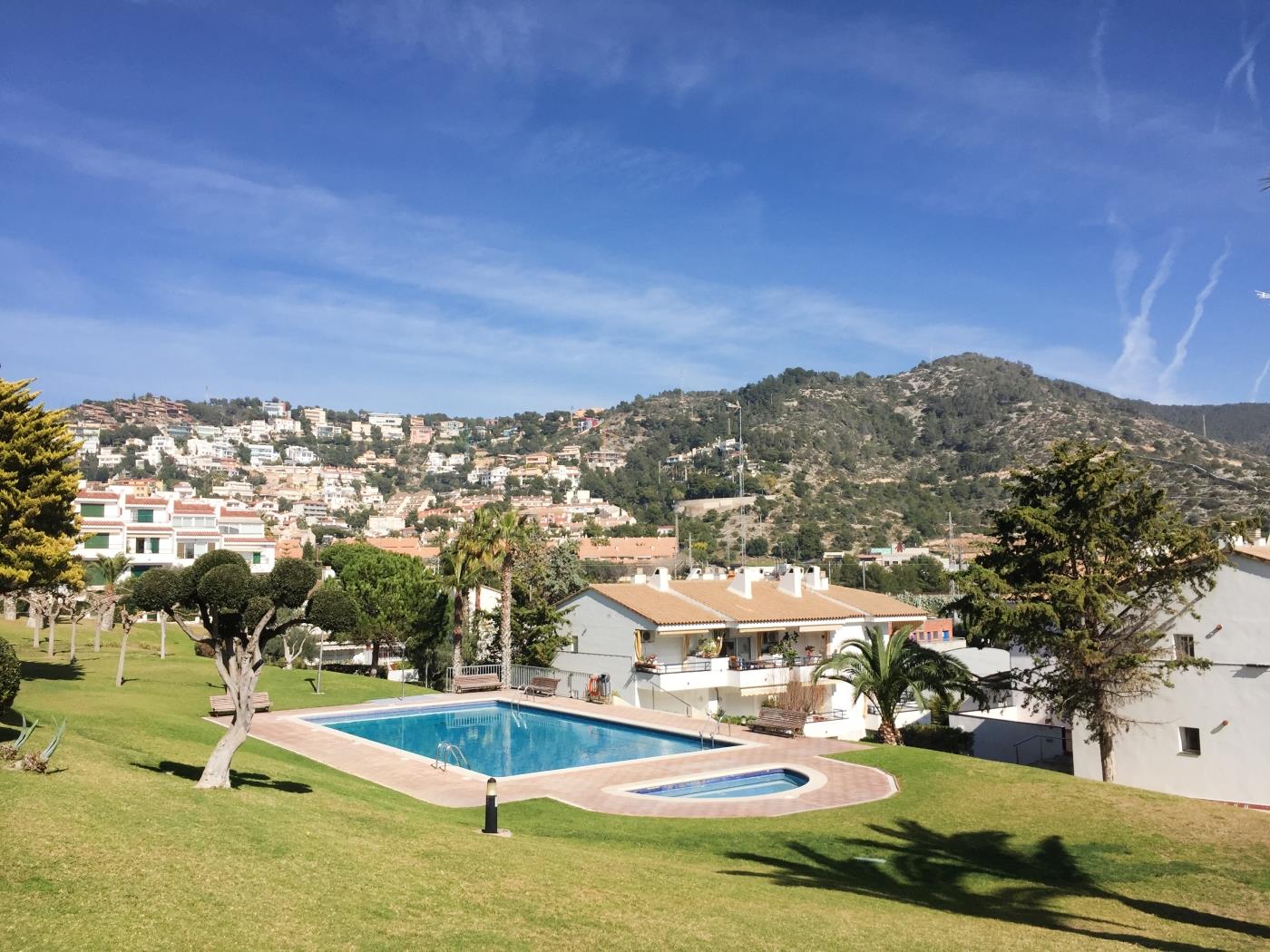 HARBOUR LOFT Vistas al mar, piscina, AC y wifi junto al puerto de Sitges en SITGES