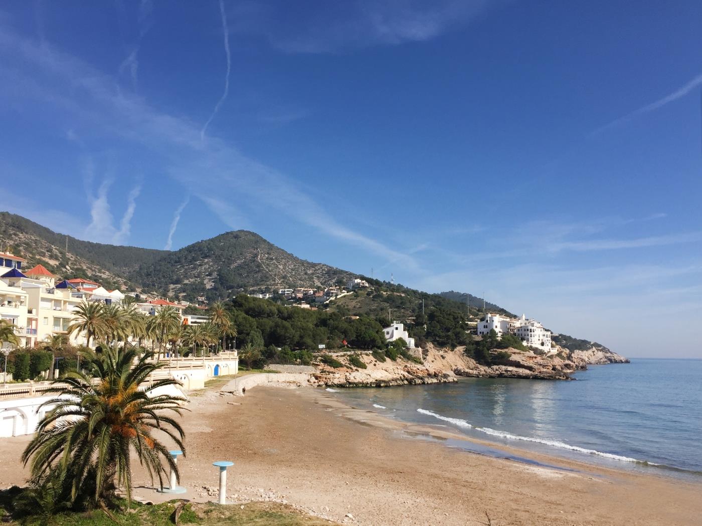 HARBOUR LOFT Vistas al mar, piscina, AC y wifi junto al puerto de Sitges en SITGES