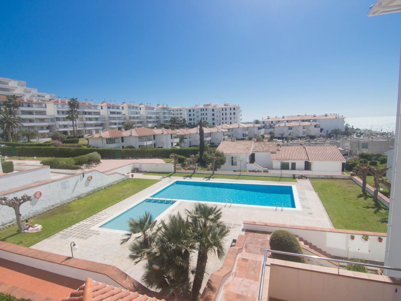 PALM VIEW BY BLAUSITGES Fantastic ocean front apt, stunning sea views and pool. in SITGES