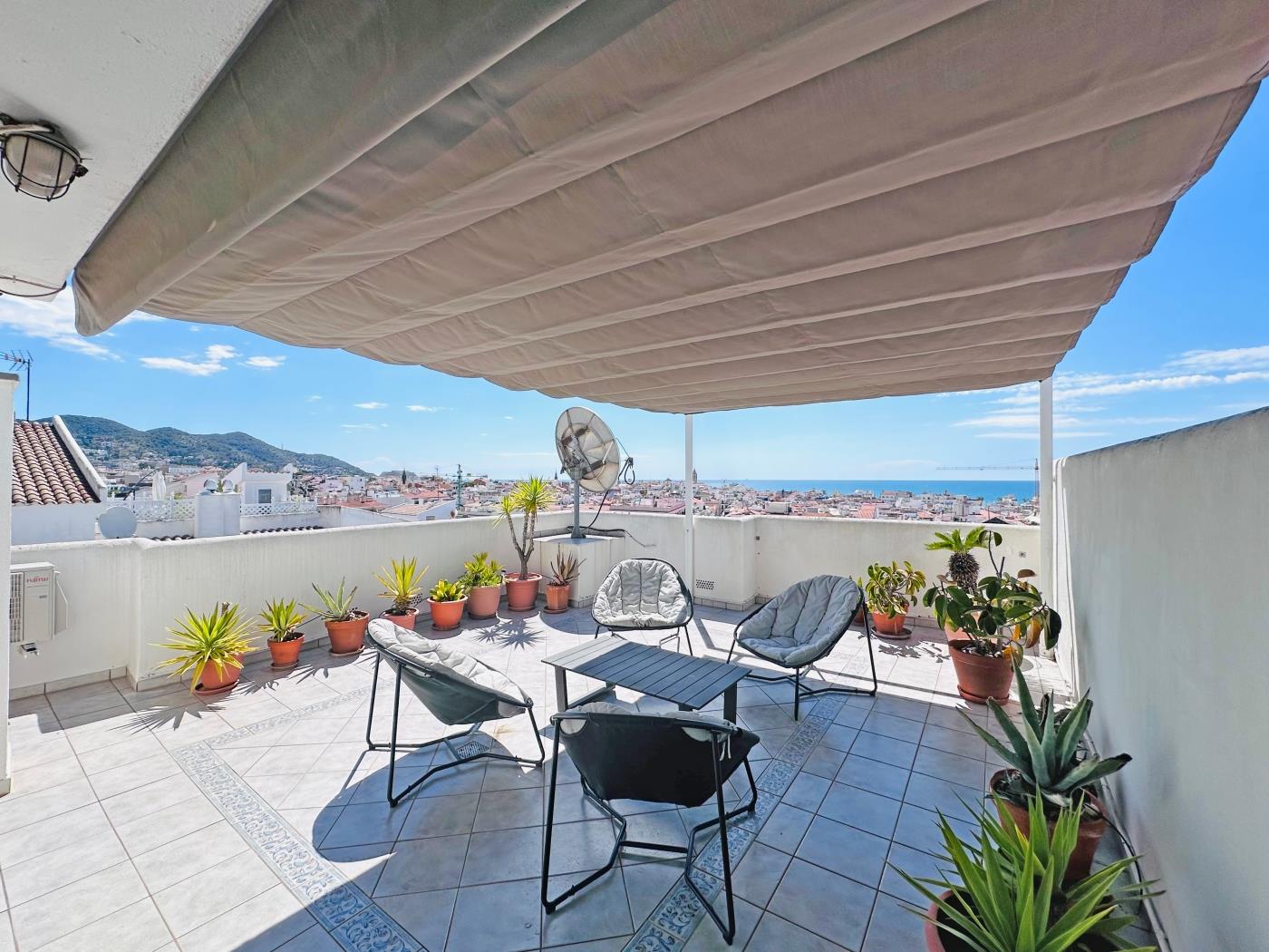 SUN TERRACE BY BLAUSITGES duplex con piscina en SITGES