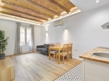 Fo Newly refurbished apartment next to El Molino - Apartamento en Barcelona