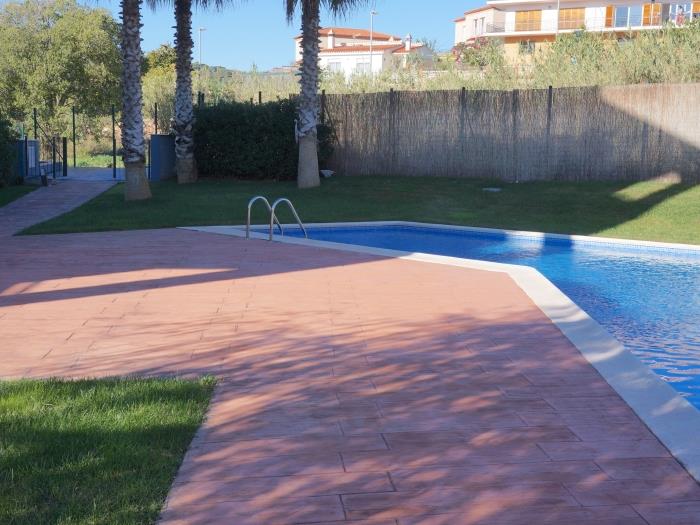apartment with community pool and parking in tossa - tossa de mar