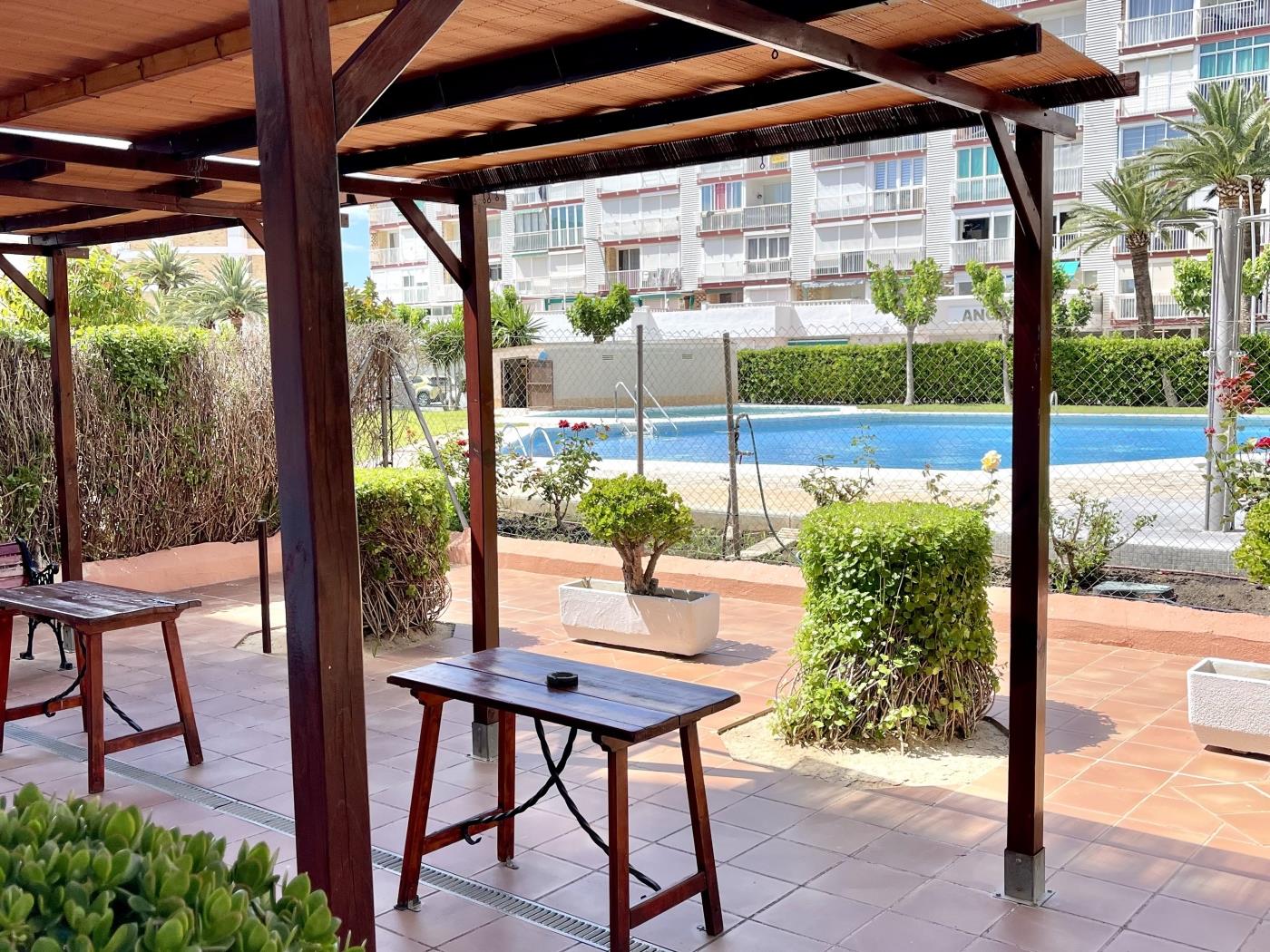 APARTBEACH SALOU PLAGE 2 AVEC PISCINE ET MINI GOLF