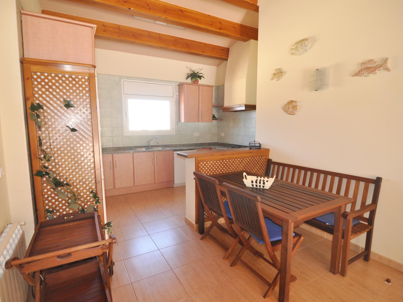 Nice spacious house, ground floor with garden and private pool in l'Escala