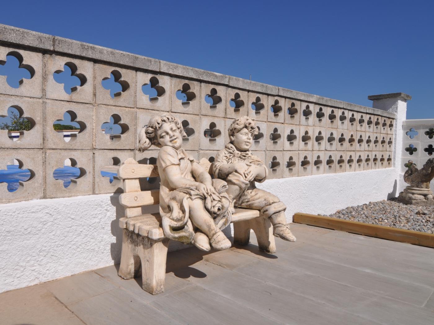 Casa muy amplia con gran terraza y piscina privada en l'Escala