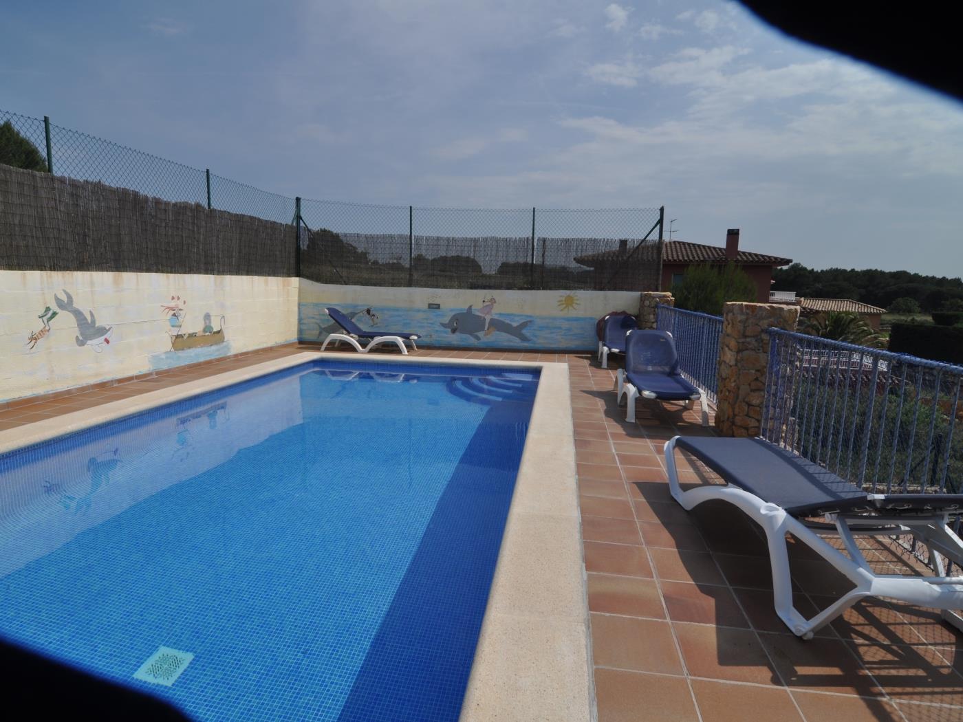 House with private pool, wifi, barbecue and satellite tv in l'Escala